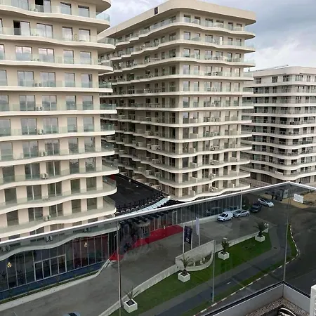 Sunny 1 Mamaia